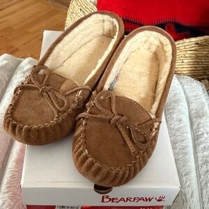 BearPaw Tan Suede Moccasin Slippers - 7 NIB